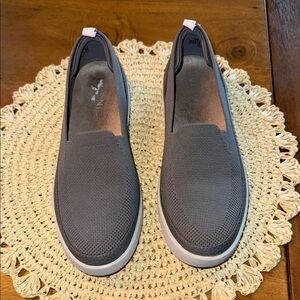 Vionic Gray Slip-On Women's Shoes